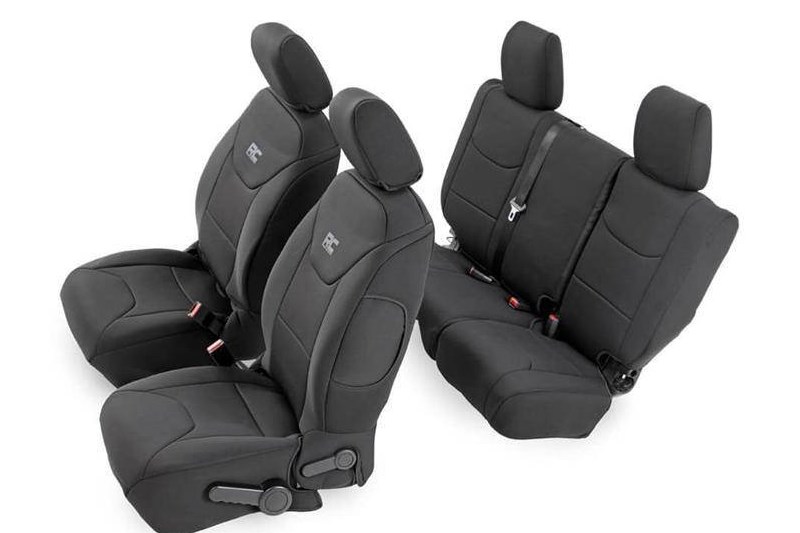 Juego de fundas de asiento de neopreno negro Rough Country Wrangler JK 4 puertas 13-18