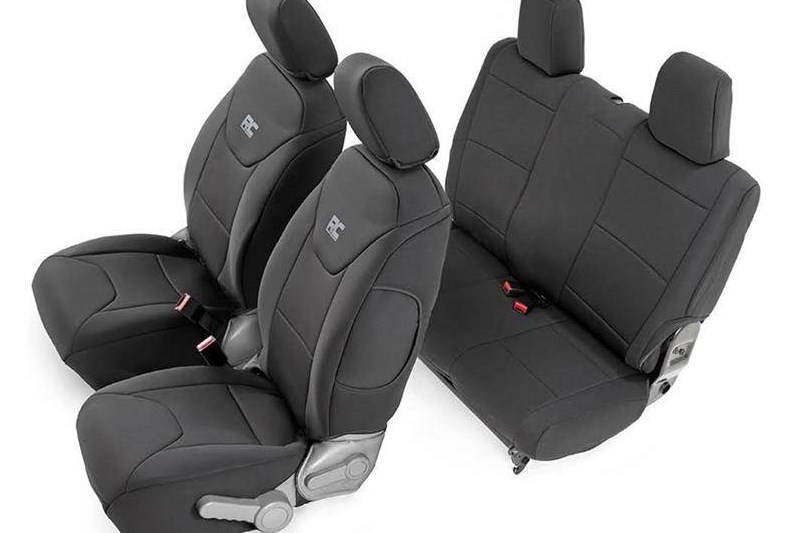 Juego de fundas de asiento de neopreno negro Rough Country Wrangler JK 2 puertas 13-18