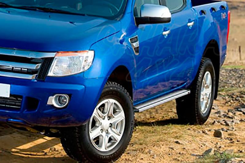 Estribos en plataforma de aluminio. Tipo STD (doble cabina) para Ford Ranger 2012-