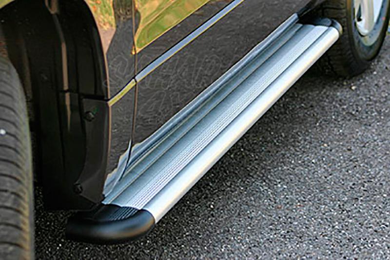 Estribos en plataforma de aluminio. Tipo S50 para Suzuki Grand Vitara 2008-