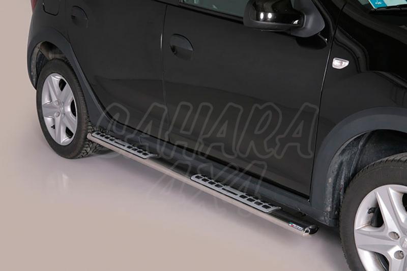 Estribos en tubo inox, sección oval, con pisantes. Tipo DSP para Dacia Sandero Stepway 2013-