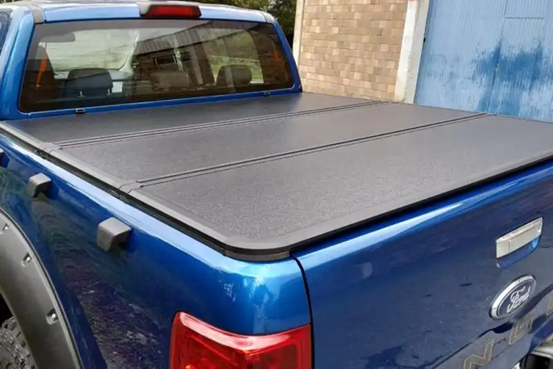 Cubierta plana Hard-Tri-Fold Ford Ranger 2023+ (excepto Wildtrak)