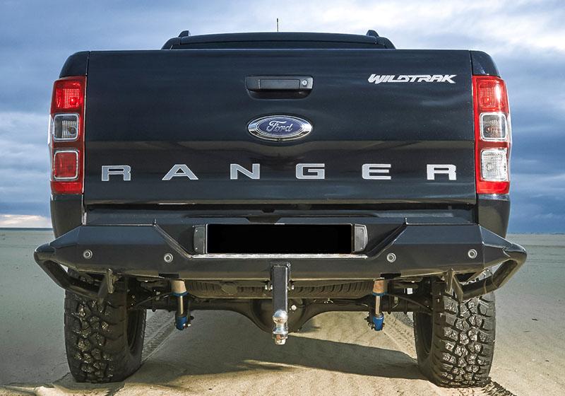 Parachoques trasero con peldao para Ford Ranger 2022-