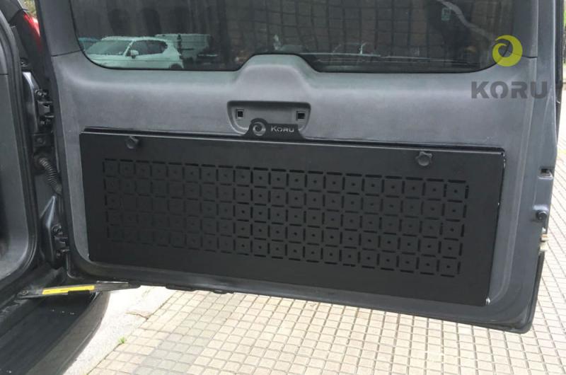 Bandeja Deluxe plegable para puerta trasera Toyota Land Cruiser 120/150 - Atencin: NO VLIDO PARA EL MODELO DE 7 PLAZAS