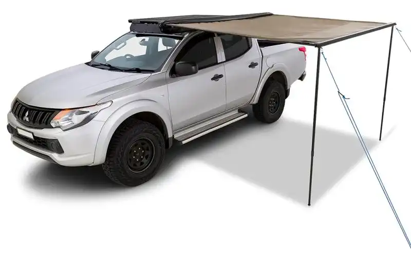 Toldo Sunseeker Rhino-rack 2500x2100mm (con Stow it) - Gracias al toldo Sunseeker 2.5m, ahora puede disfrutar del aire libre con el beneficio adicional de la proteccin UV50+ de la sombra porttil.