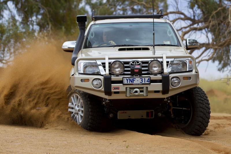Front Winch Bar ARB TOYOTA HI-LUX  from 2011 - TOYOTA HI-LUX  from 2011 (With fender flares) no includes lights