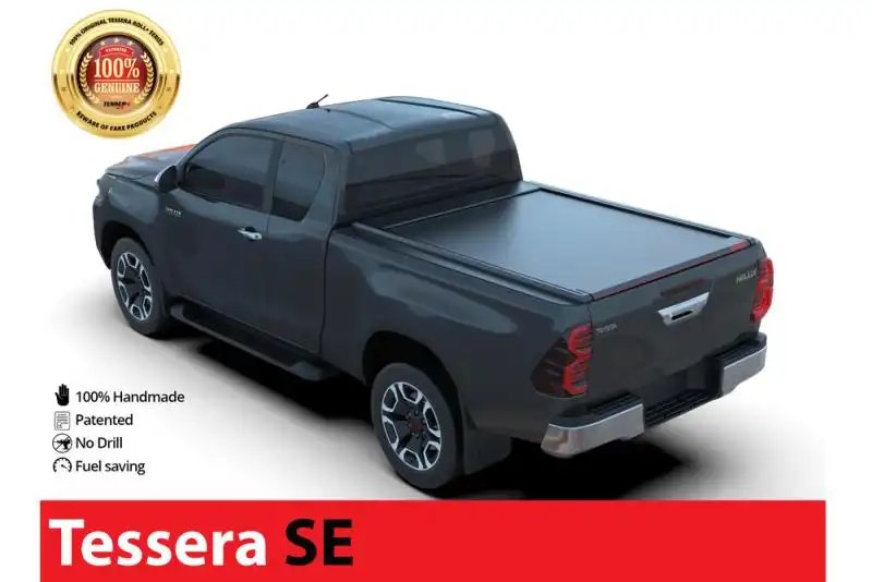 Tessera SE roll-up hood in matte black Toyota Hilux Revo 2016+