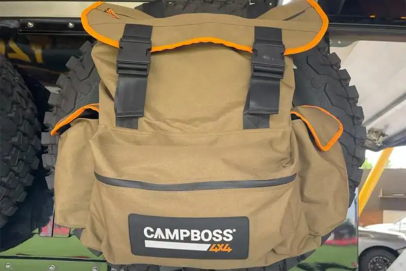 Bolsa trasera para neumticos CampBoss