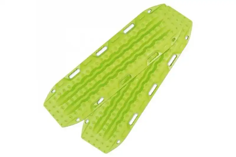 MAXTRAX MKII- color verde lima  - Estosavanzados dispositivos de recuperaciónMAXTRAXMKII de tracción 4x4, ligeros yresistentes, utilizan dientes integrados que se agarran a la banda de rodadurade un neumático para proporcionar tracción en la arena, el barro o la nieve.