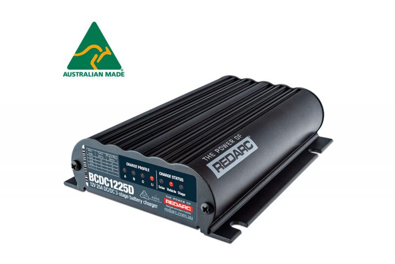 Cargador Multietapa 25Amh (12v) (Redarc) - El REDARC BCDC1225D es un cargador de batera de CC a CC para vehculos de 12V 25A adecuado para tipos de bateras que incluyen litio, AGM, GEL, cido de plomo estndar y calcio. 