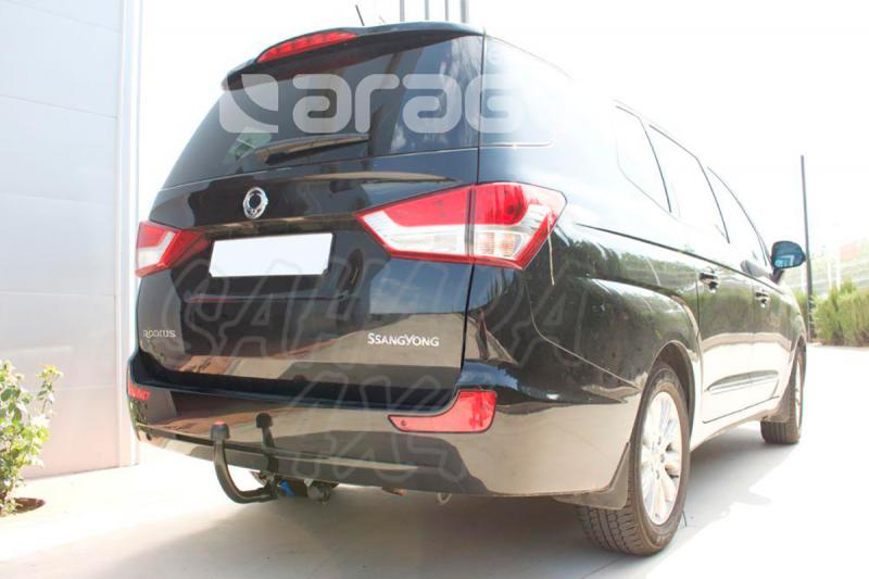 Enganche de Remolque Extraible Vertical SsangYong Rodius 2013- - Consultar homologacion.