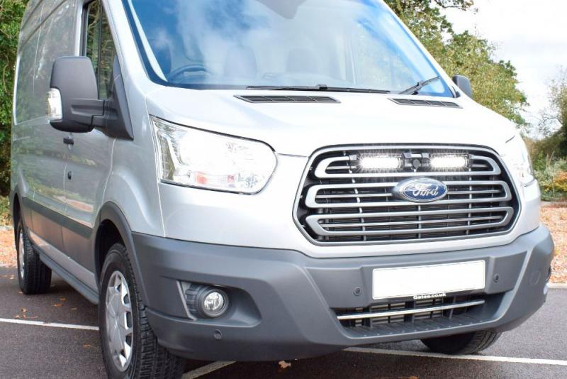 Kit de faros Lazer ST4 Evo Ford Transit (2015+) - Pareja de Faros con soportes y kit de montaje 