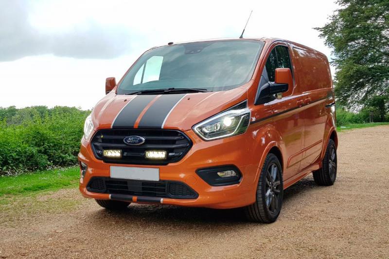 Kit de faros Lazer G2 Triple-R 750 Elite Ford Transit Custom (2018+) - Pareja de Faros con soportes y kit de montaje 