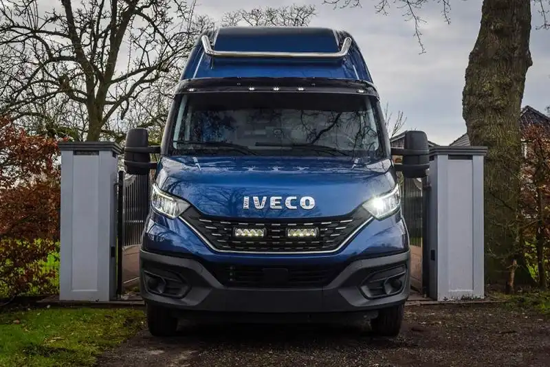 Iveco Daily (2019-2021) Grille Kit Triple-R 750