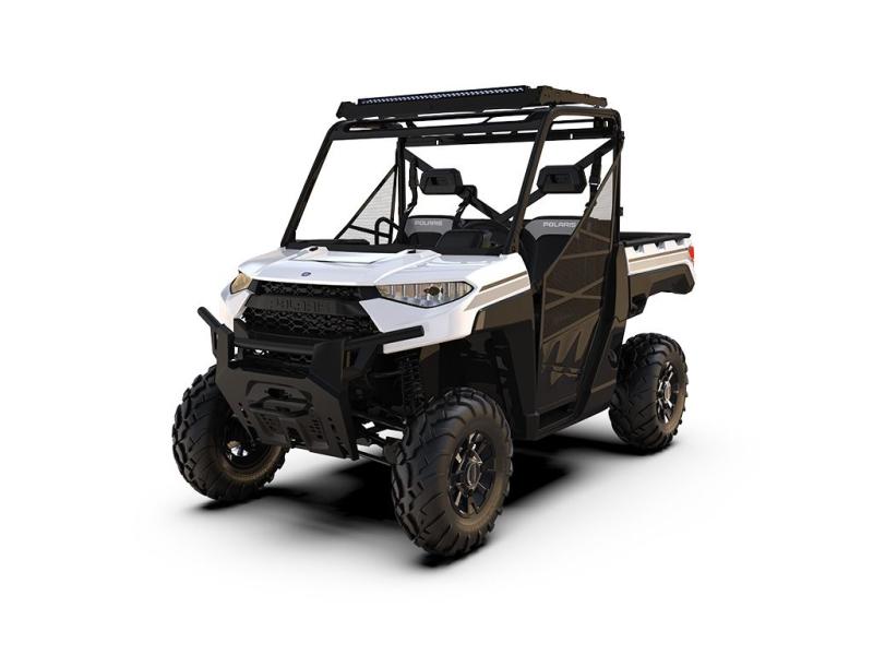 Baca de techo Slimsport con soporte de barra led para Polaris Ranger UTV (2018-) - Convierte tu Polaris Ranger UTV (2018-Actual) en el vehculo de aventura todoterreno definitivo aadiendo una baca para transportar fcilmente toda tu carga. La altamente verstil baca de techo Slimsport de Front Runner es ligera y de bajo perfil y se puede personalizar con ms de 55 accesorios para que pueda transportar todo, desde bidones y juego de recuperacin para acampar y equipo de pesca.