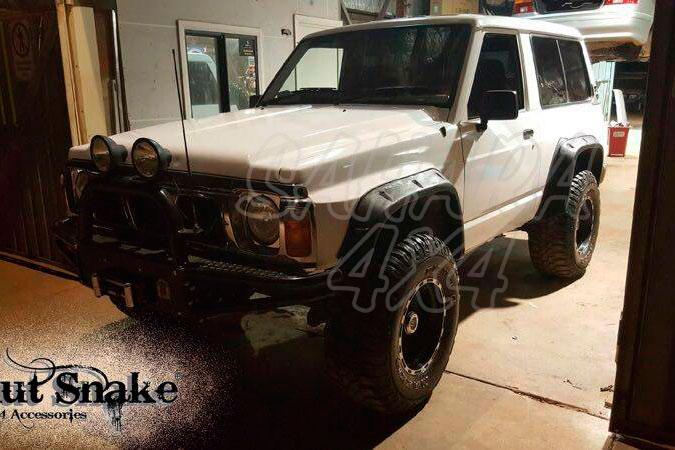 Nissan : Aletines Snake bushwacker Nissan Patrol GR Y61 3 puertas