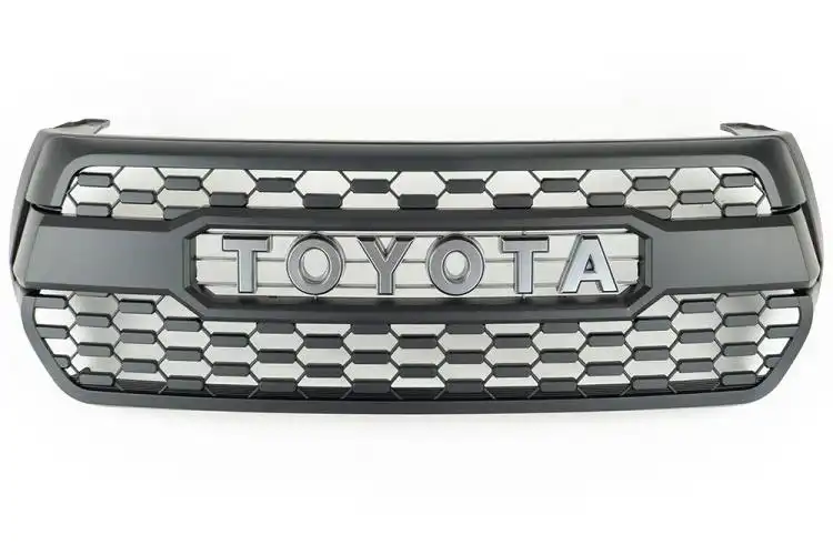 Parrilla con emblema plateado Toyota OFD Hilux Revo 18-20 