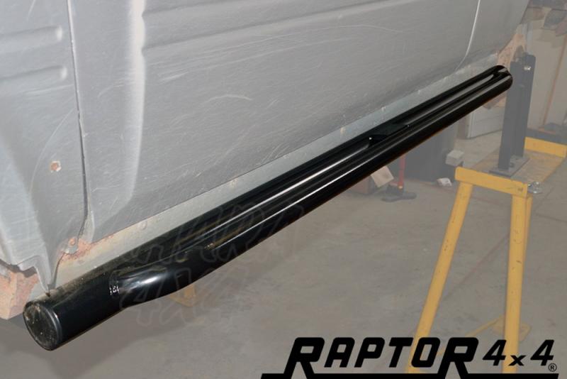 Rock Sliders para Nissan Terrano II 3 P - ** FOTO NO CONTRACTUAL, vienen sin el doble tubo exterior