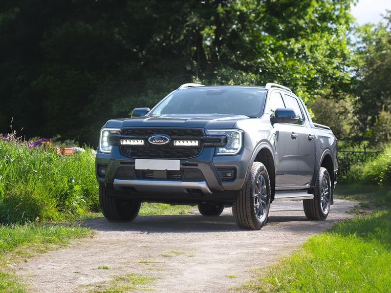 Ford Ranger Wildtrak (2023-) Grille Kit Triple-R 850 Elite - Pair of led lights and hardware