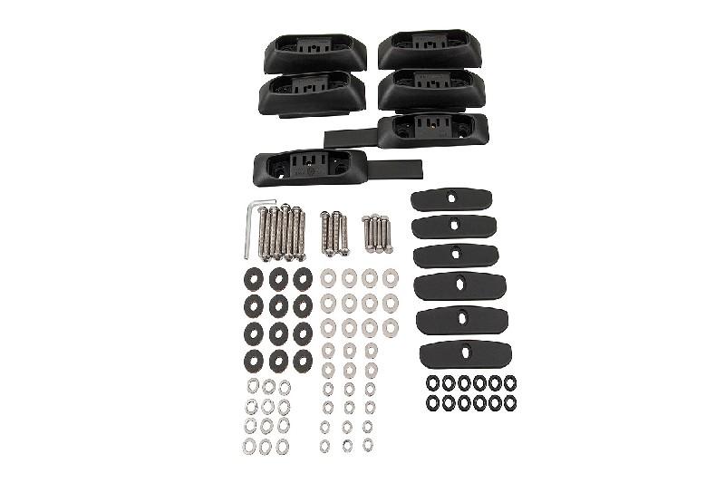 Kit Base Toyota J100 (x 6) - Los kits RCP Base se utilizan con la gama de sistemas de portaequipajes RC y RV de Rhino-Rack. El kit consta de almohadillas moldeadas y otros componentes diversos que se fijan a los puntos de montaje fijos en el techo de su vehculo.