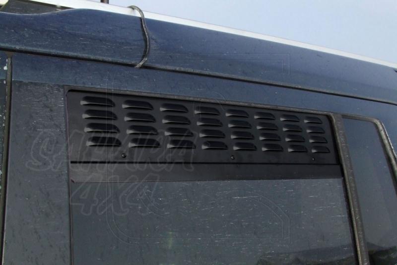 Ventilation plates rear side windows Land Rover Discovery 