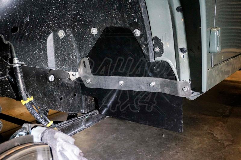 Protector inferior del paso de rueda - Land Rover Defender 90/110/130, Set, venden en parejas
