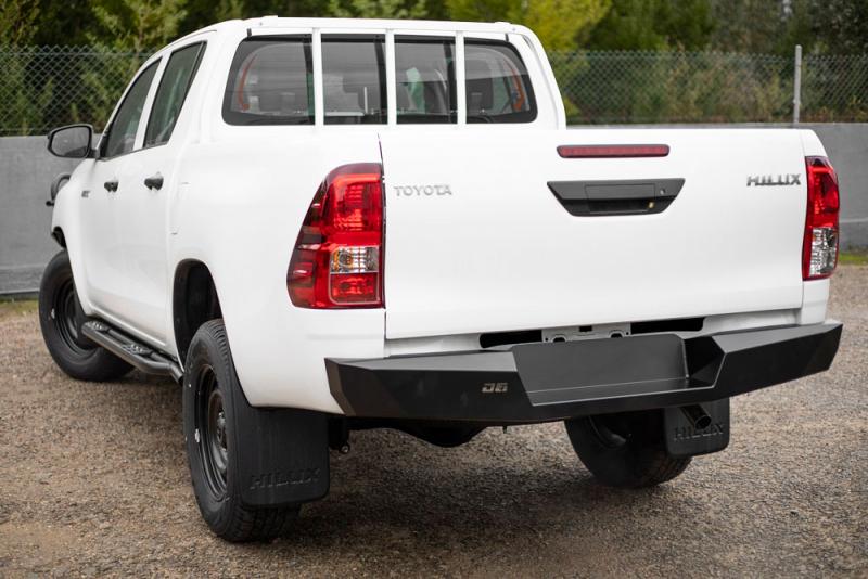 Paragolpes trasero en acero Toyota Hilux Revo D/C